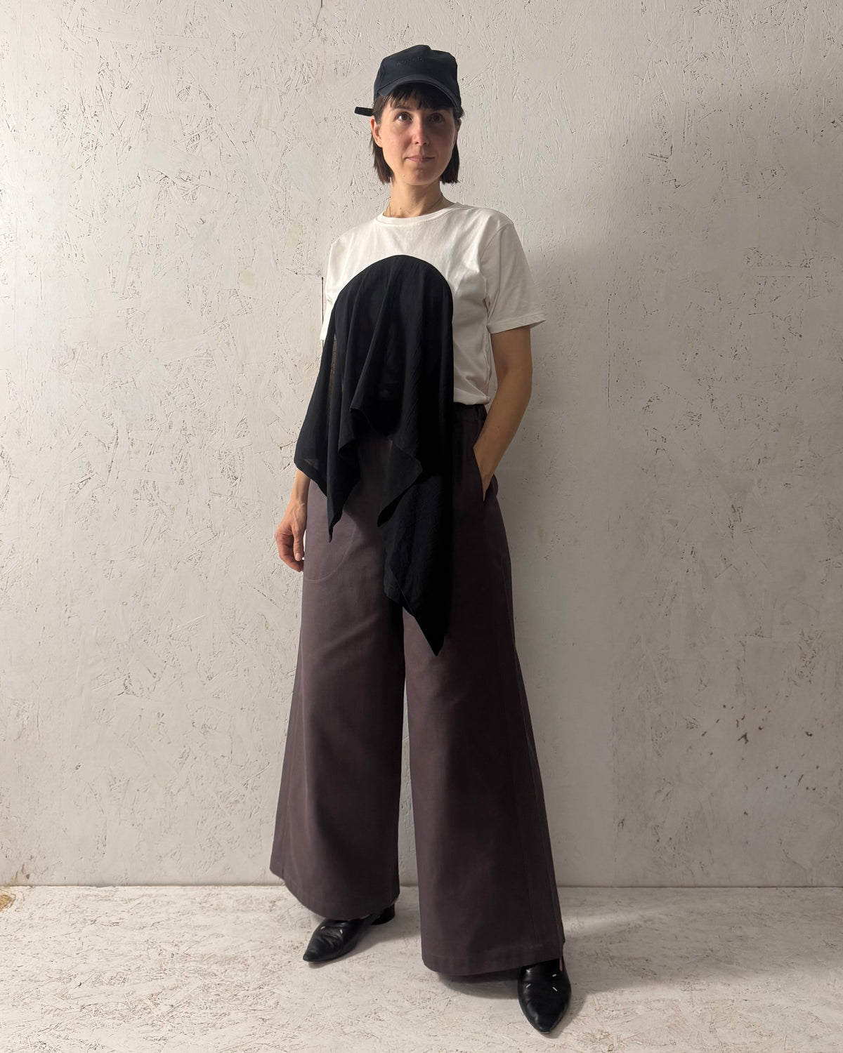 straight pants made of cross-twill