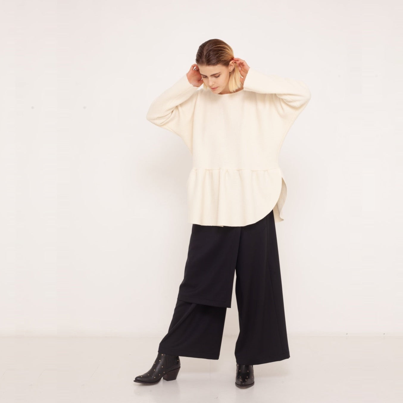 11 straight pants with drape-detail 2023-01-03-WasteLessFashion by Natascha von Hirschhausen WasteLessFuture.jpg