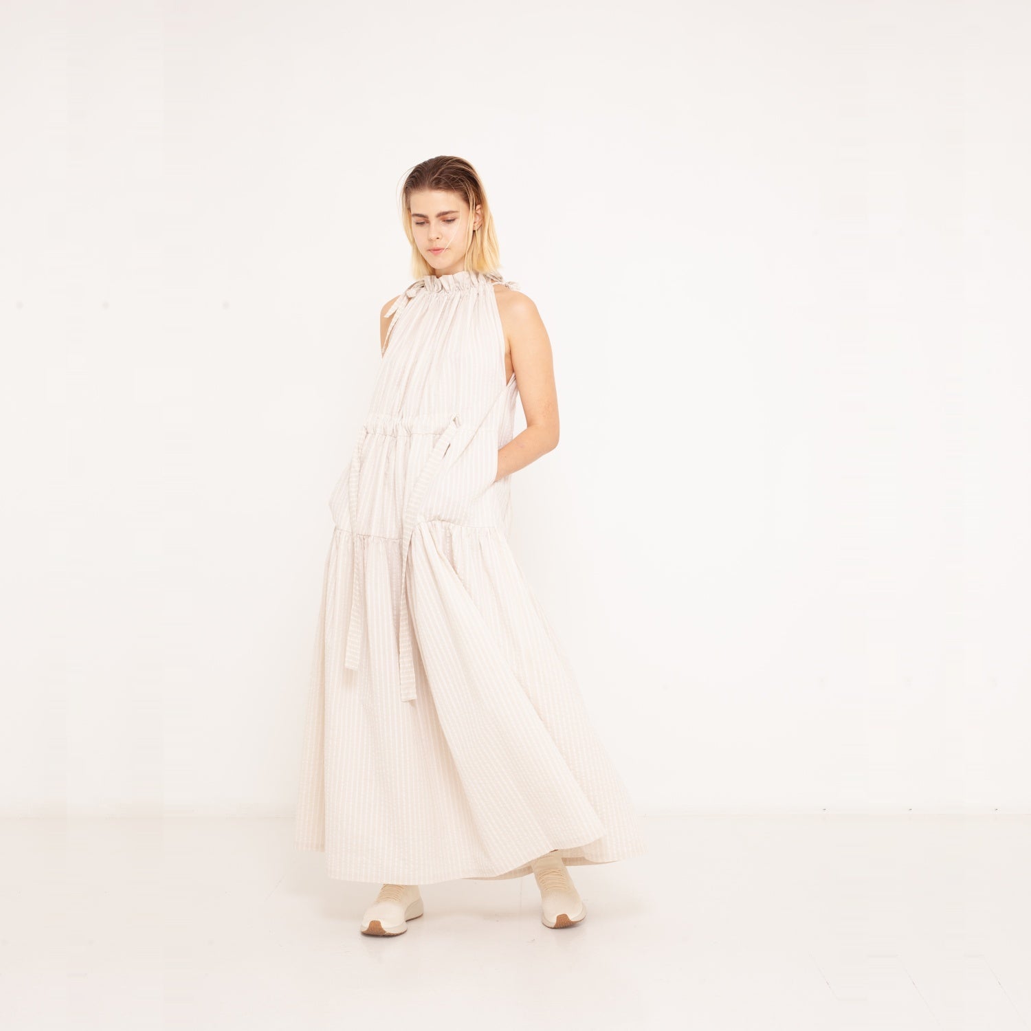 12 versatile, long dress with kangoroo-pocket 2023-01-03-WasteLessFashion by Natascha von Hirschhausen WasteLessFuture.jpg