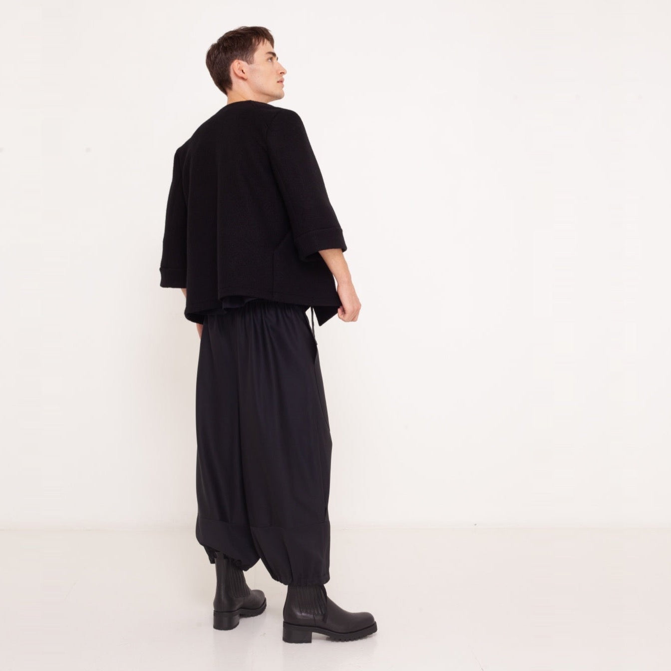 13 oversized culotte made of organic wool 2023-01-03-WasteLessFashion by Natascha von Hirschhausen WasteLessFuture.jpg