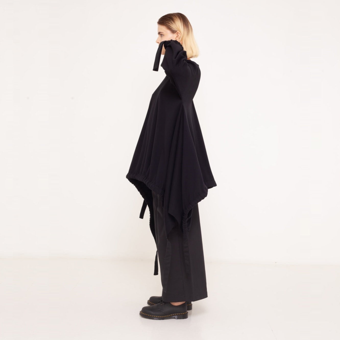 13 sweater with ribbons 2023-01-03-WasteLessFashion by Natascha von Hirschhausen WasteLessFuture.jpg