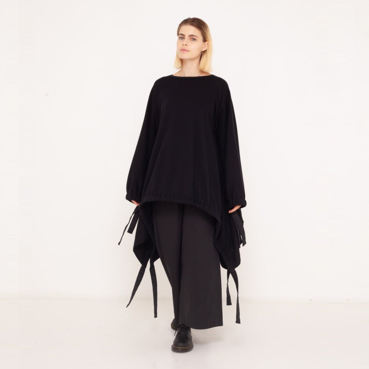 17 sweater with ribbons 2023-01-03-WasteLessFashion by Natascha von Hirschhausen WasteLessFuture.jpg