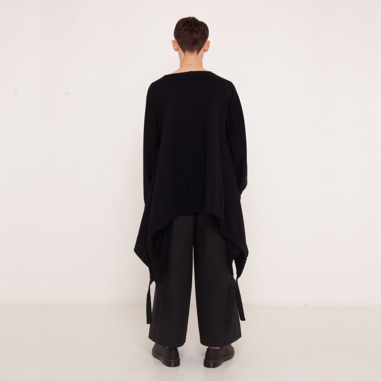 18 sweater with ribbons 2023-01-03-WasteLessFashion by Natascha von Hirschhausen WasteLessFuture.jpg