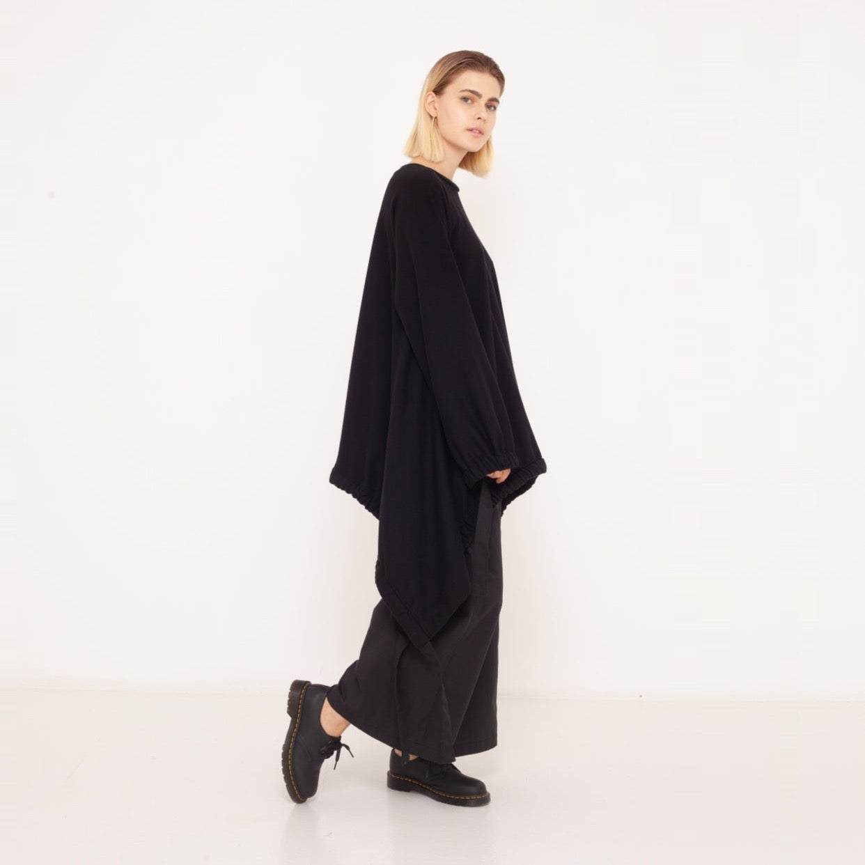 19 sweater with ribbons 2023-01-03-WasteLessFashion by Natascha von Hirschhausen WasteLessFuture.jpg