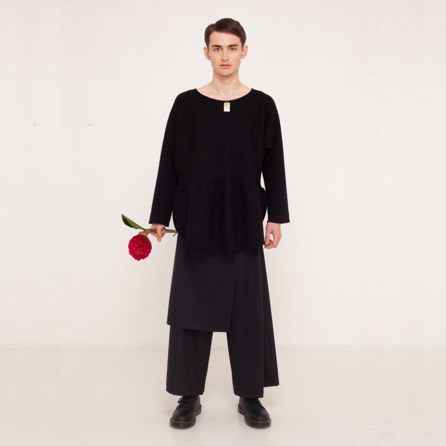 20 straight pants with drape-detail 2023-01-03-WasteLessFashion by Natascha von Hirschhausen WasteLessFuture.jpg