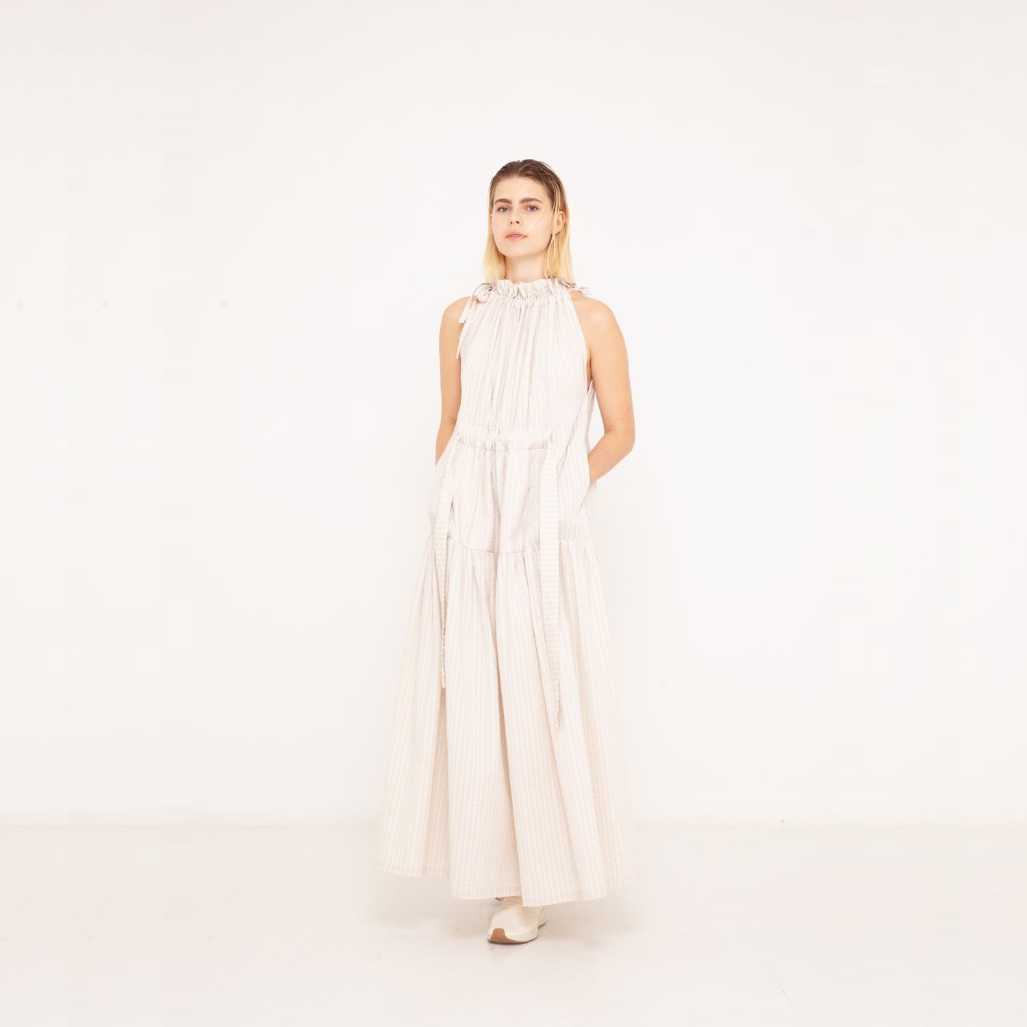 6 versatile, long dress with kangoroo-pocket 2023-01-03-WasteLessFashion by Natascha von Hirschhausen WasteLessFuture.jpg