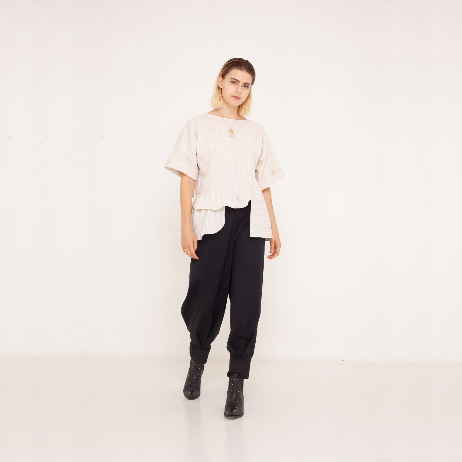 7 unique blouse withasymmetric flairs and pocket 2023-01-03-WasteLessFashion by Natascha von Hirschhausen WasteLessFuture.jpg