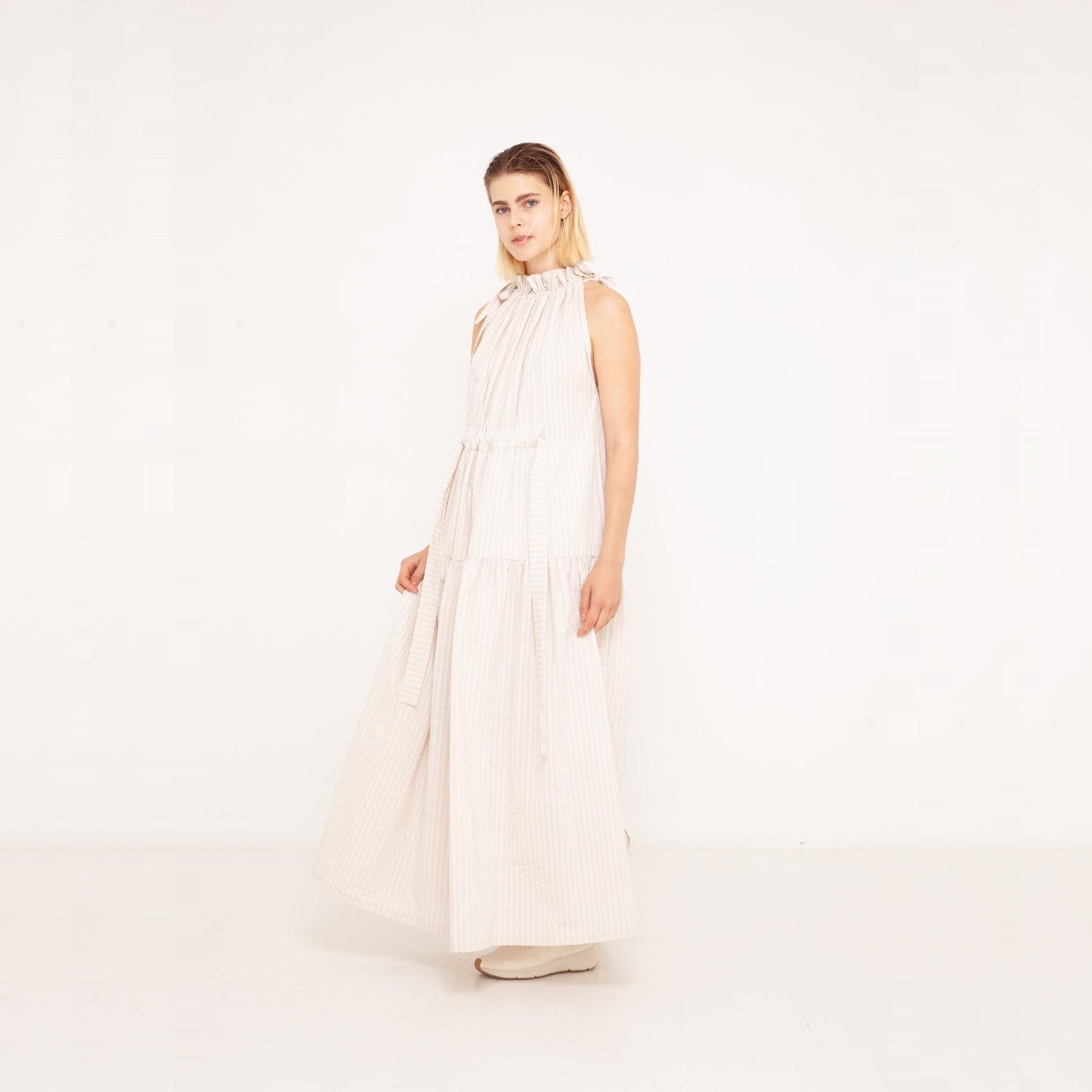 9 versatile, long dress with kangoroo-pocket 2023-01-03-WasteLessFashion by Natascha von Hirschhausen WasteLessFuture.jpg