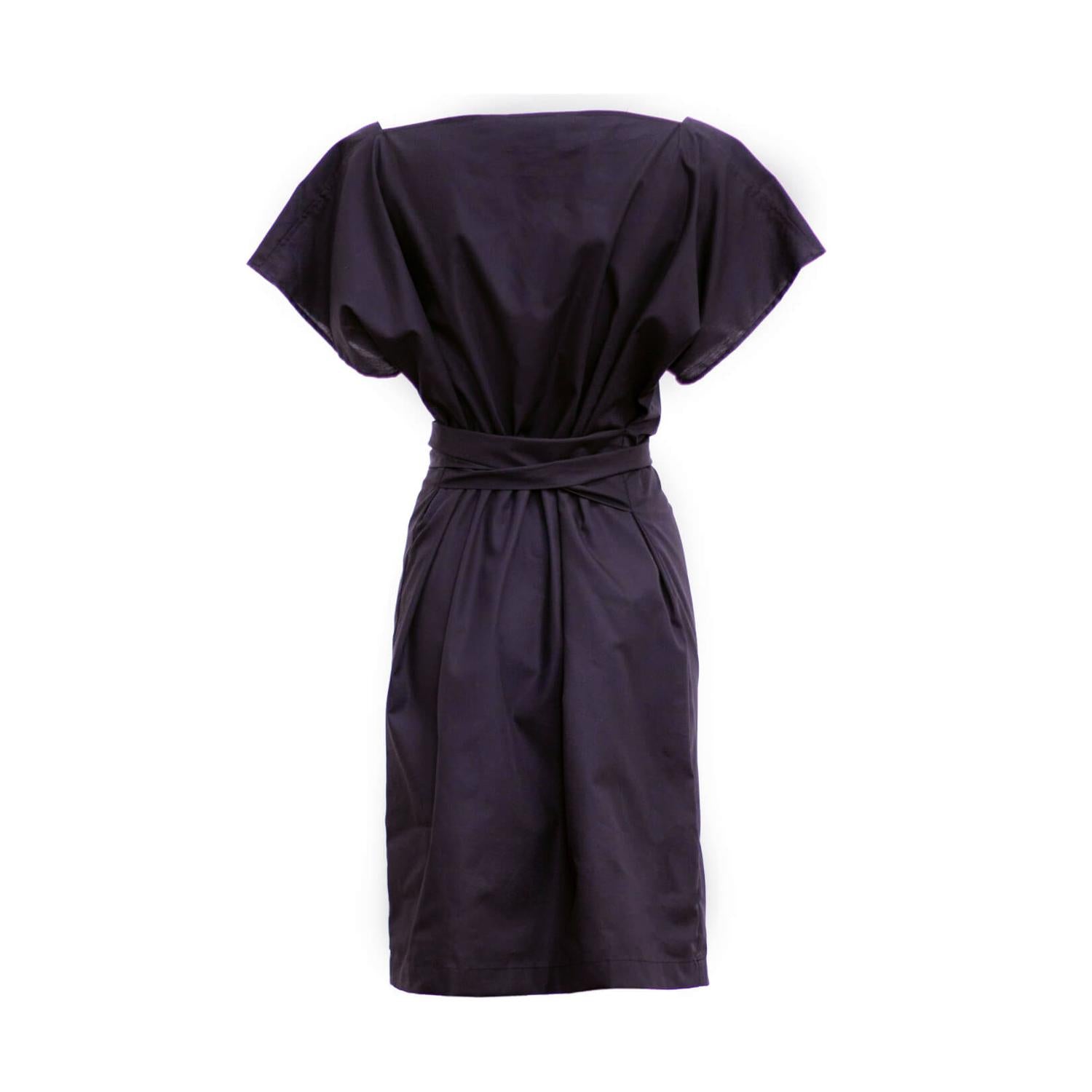 ligth summer dress made of shirting fabric by Natascha von Hirschhausen fashion design made in Berlin