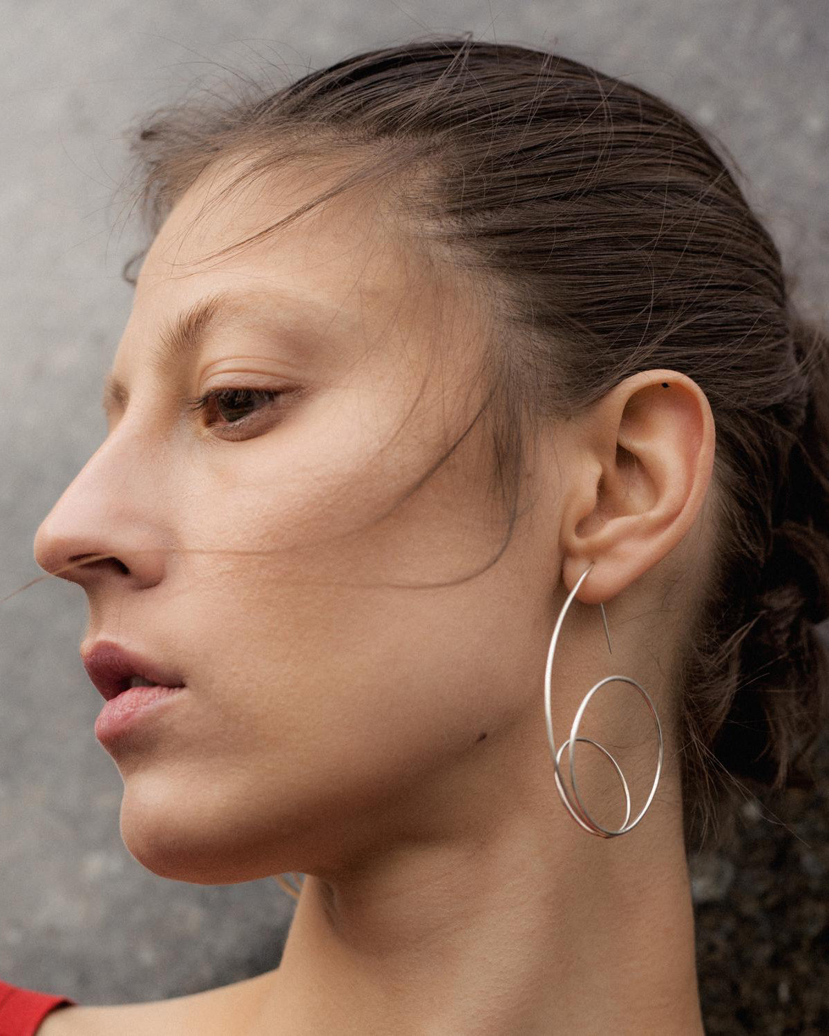 modern creole made of recycled silver by Natascha von Hirschhausen fashion design made in Berlin