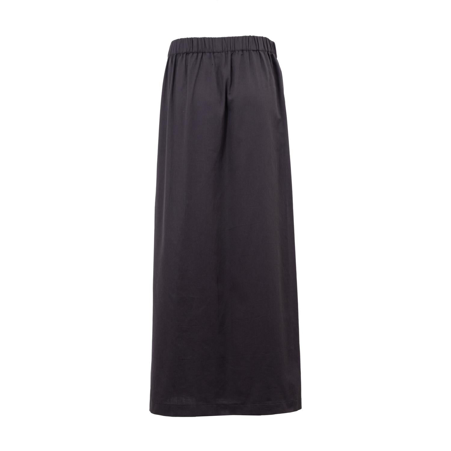 straight skirt with slit by Natascha von Hirschhausen fashion design made in Berlin