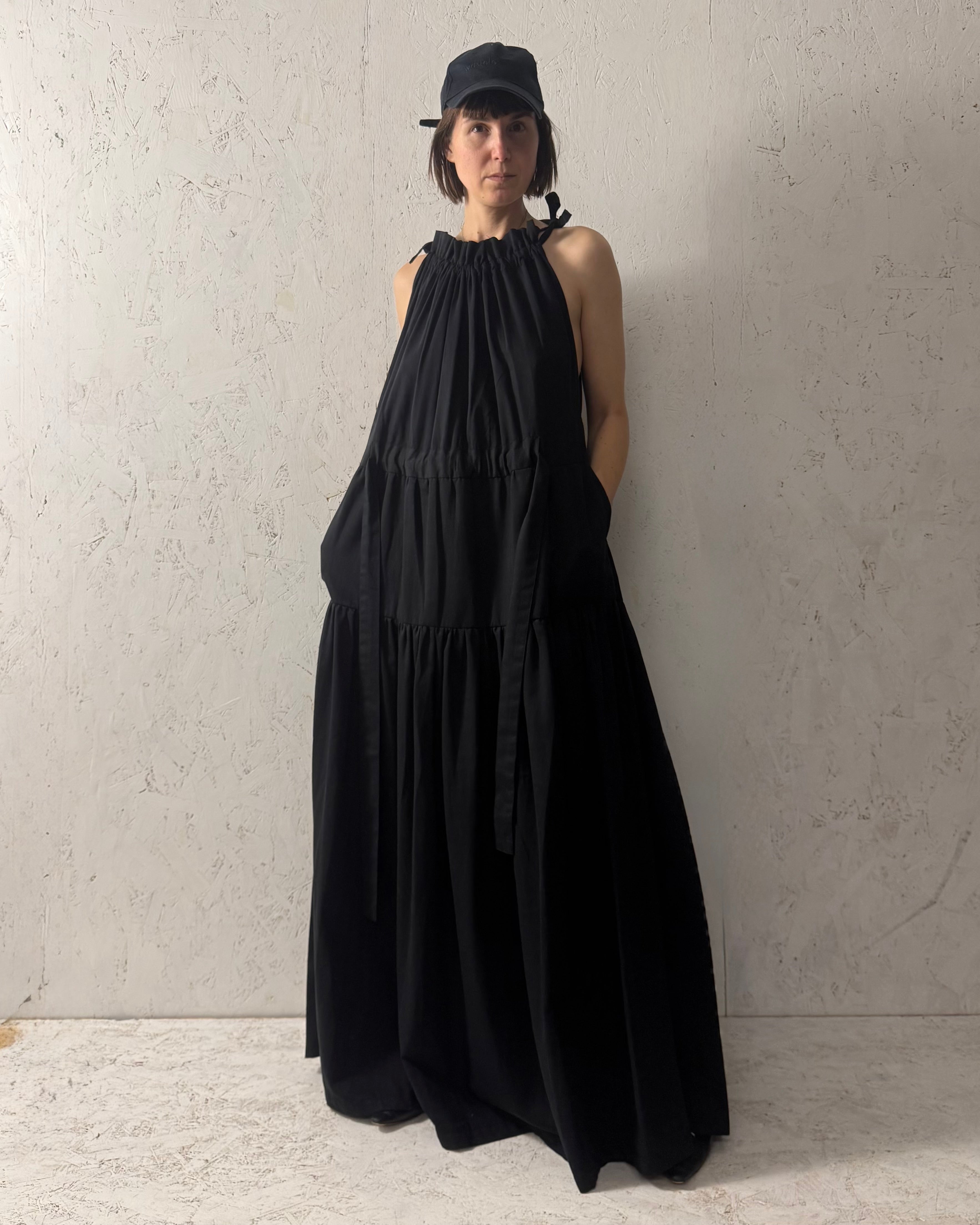 gestreiftes Kleid mit Känguru-Tasche 