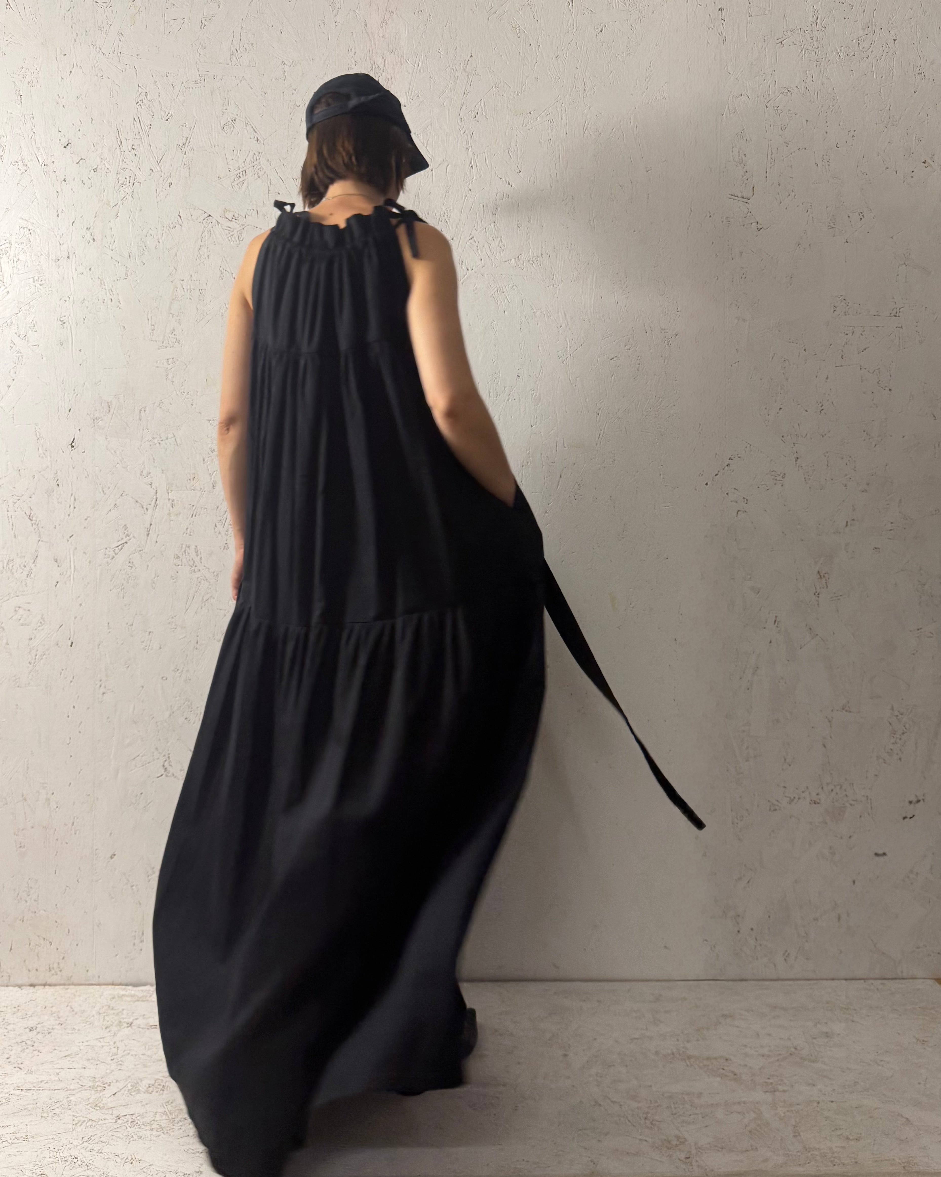 gestreiftes Kleid mit Känguru-Tasche 