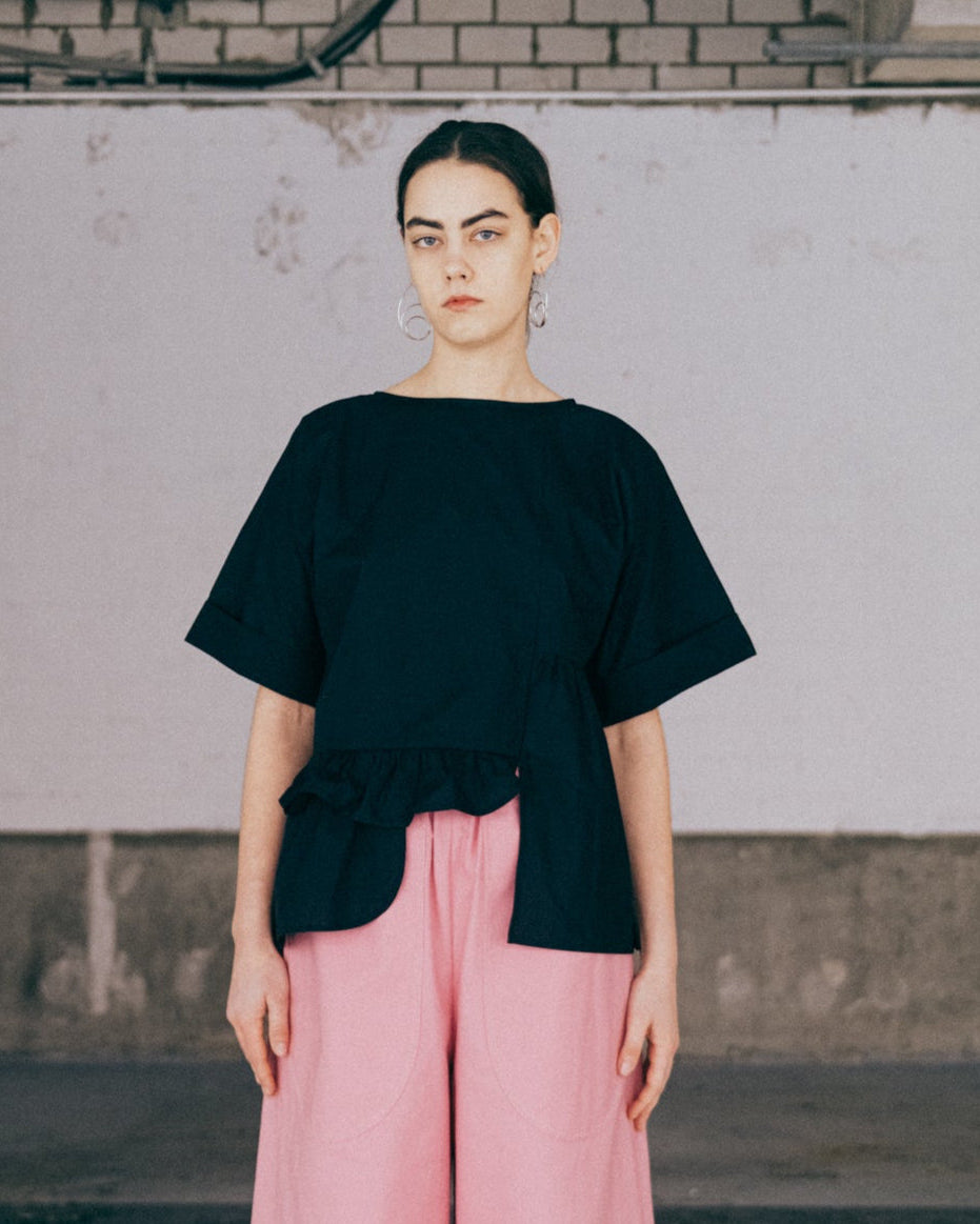 gestreifte Bluse mit asymmetrischen Raffungen
