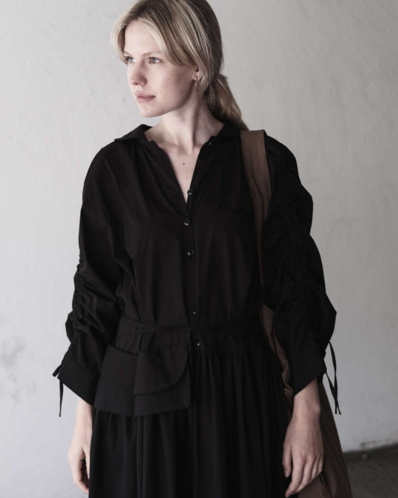 oversized Kleid mit gerafften Ärmeln