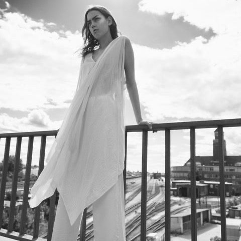 Strandkleid aus transparenter Bio-Baumwolle