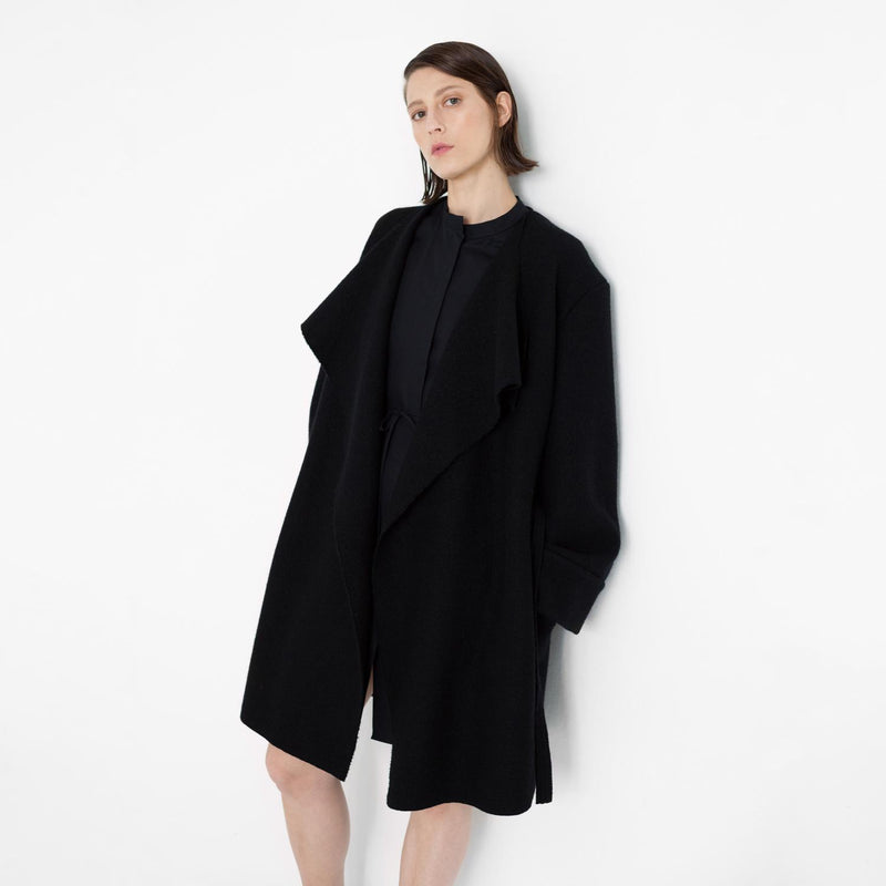 elegant oversized coat made of organic wool by Natascha von Hirschhausen fashion design made in Berlin