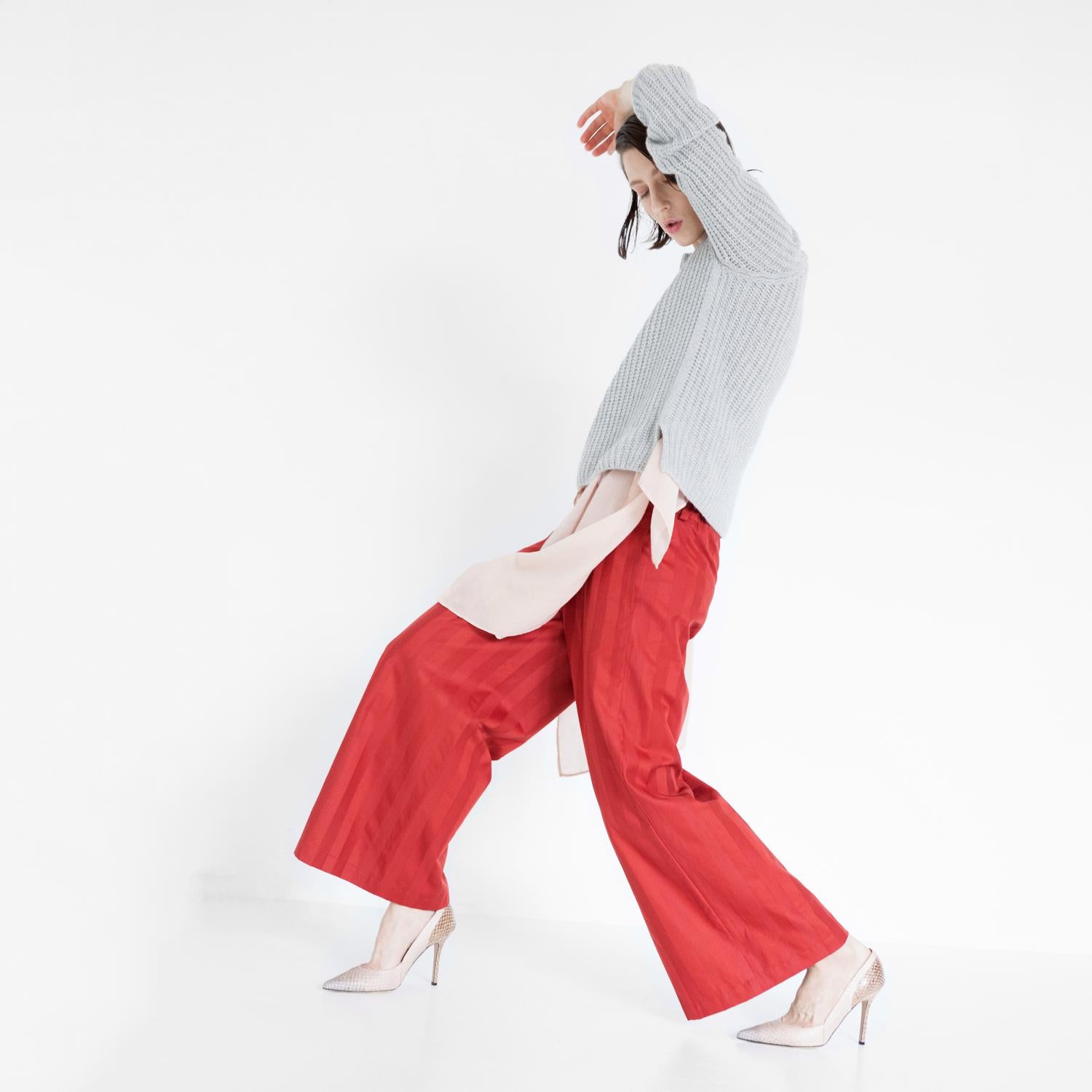 hand knitted cashmere pullover by Natascha von Hirschhausen fashion design made in Berlin