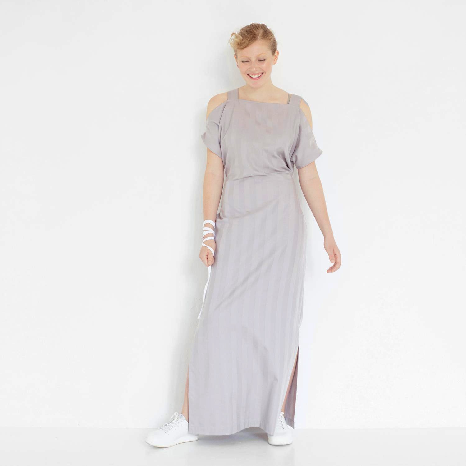2nd love - Abendkleid mit cut-out Detail und Streifen