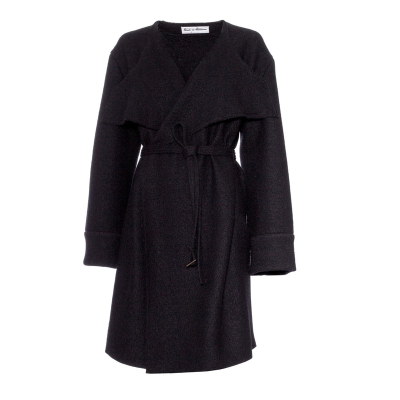 elegant oversized coat made of organic wool by Natascha von Hirschhausen fashion design made in Berlin