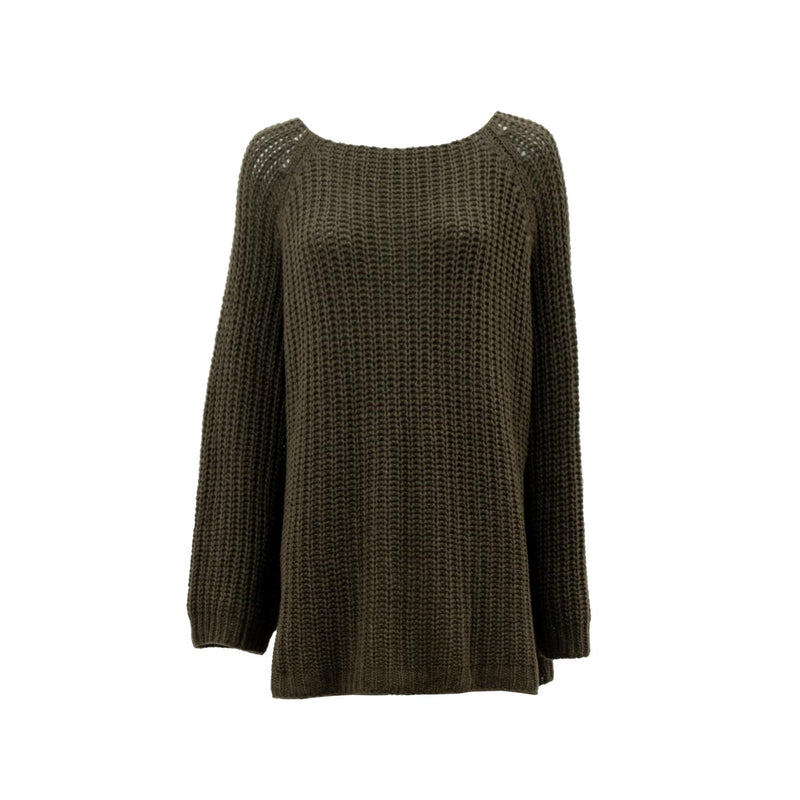 oversized  knit pullover made of pure cashmere by Natascha von Hirschhausen fashion design made in Berlin