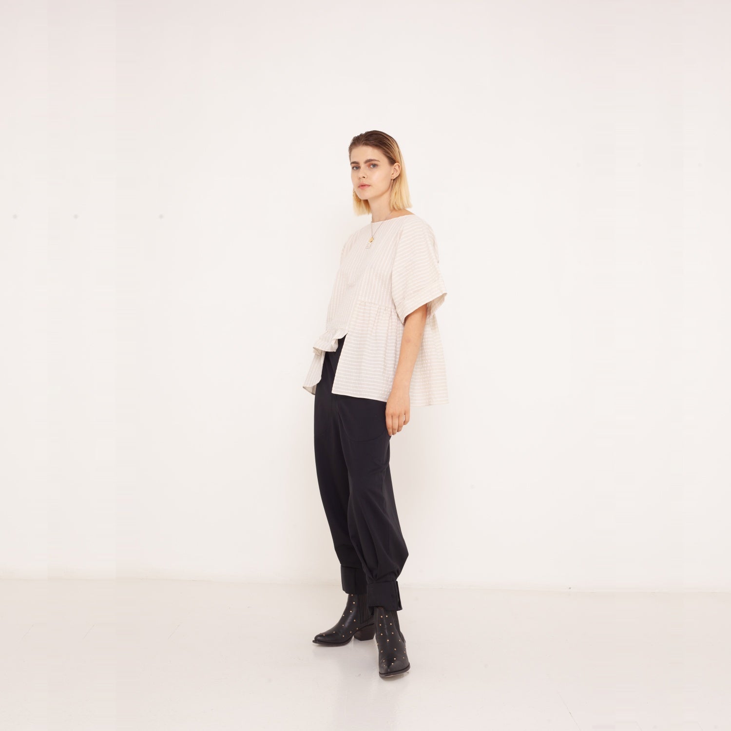 8 unique blouse withasymmetric flairs and pocket 2023-01-03-WasteLessFashion by Natascha von Hirschhausen WasteLessFuture.jpg