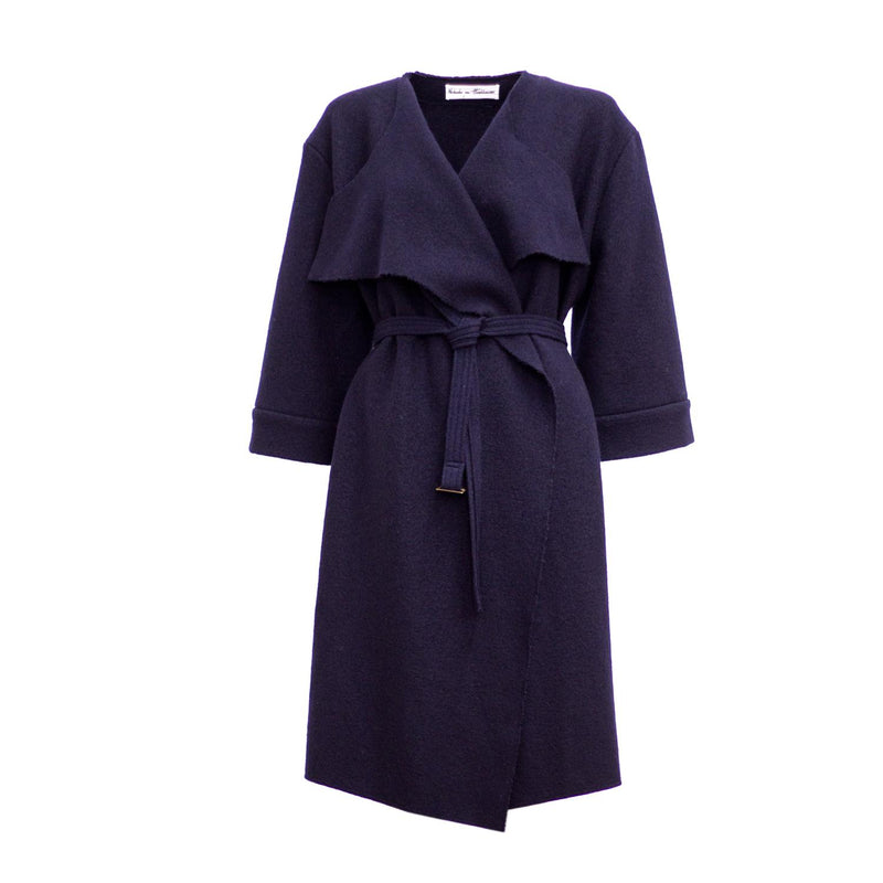 elegant oversized coat made of organic wool by Natascha von Hirschhausen fashion design made in Berlin