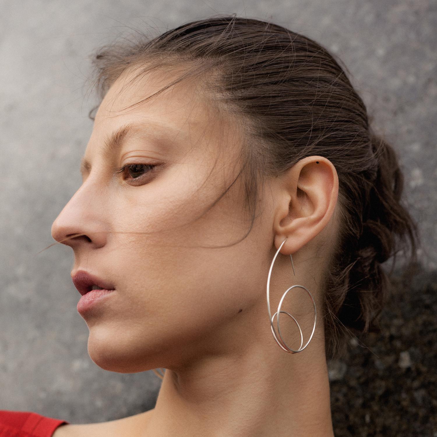 modern creole made of recycled silver by Natascha von Hirschhausen fashion design made in Berlin