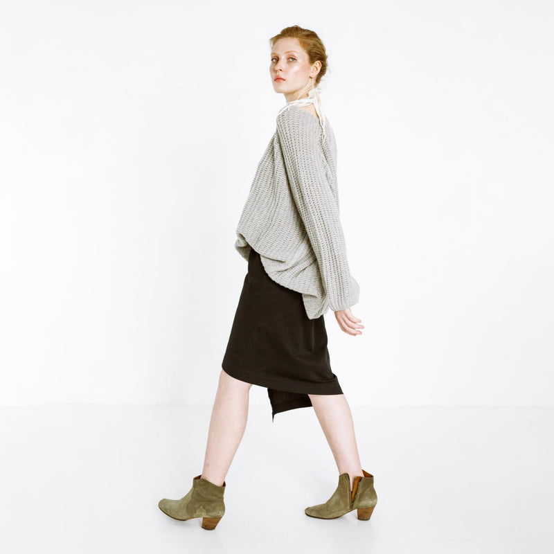 oversized  knit pullover made of pure cashmere by Natascha von Hirschhausen fashion design made in Berlin